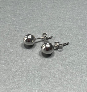 14K White Gold 6mm Ball stud earrings